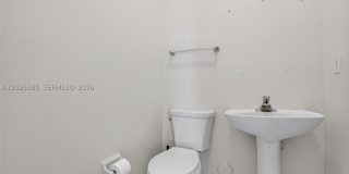 2209 SE 24th Pl Gallery 26