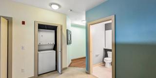 Spacious Condo in Prime Location of Capitol Hill Gallery 11