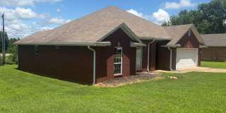 3 Bedroom and 2 Bathroom House Gallery 4