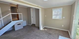 Adorable 3 Bedroom Bungalow Across from Mercy Hospital $1395!!! Gallery 6