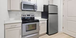 Silver Collection at Waterford Gallery 37