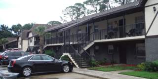 2/2 Condo Screen Porch, Pool Complex Gallery 31