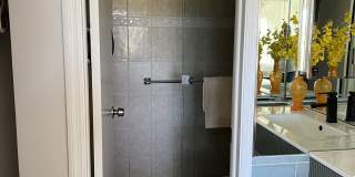 6180 Sun Boulevard Gallery 13