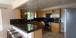 1.5 Bedrooms - 1.5 Bathrooms Split Level House -  Mt. Helix Artist’s Colony Executive Rental Gallery 8