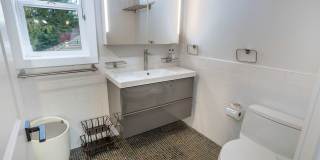 Fully Furnished Lake Oswego Gem!!!! Gallery 40
