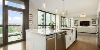 250 W Spring Street Gallery 5