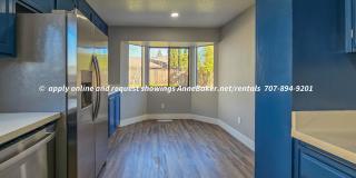 Recently Updated - Newer Appliances, Flooring, Fixtures - 3-Car Garage - Windsor Gallery 16