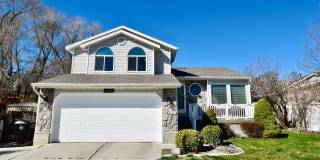 Spacious 4 Bed Murray Home with Huge Private Yard! Gallery 1