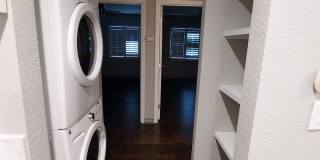 Charming 2bedroom, 2bath home, Like New near Land Park Area and City College. Gallery 5