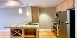 Beautiful 1 bedroom condo with amenities galore! Gallery 3