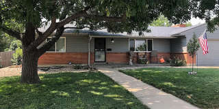 Huge room in a large shared home, private bathroom, great neighborhood, friendly roommates! Gallery 1