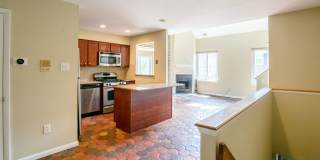 Beautiful Three Bedroom in Washington Square West Gallery 8