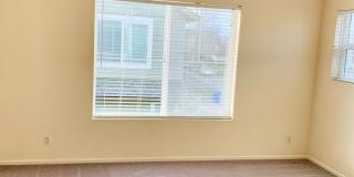Beautiful 3 bed 2.5 bath Home with 2 car garage Gallery 15
