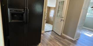 935 Allen Avenue Gallery 24