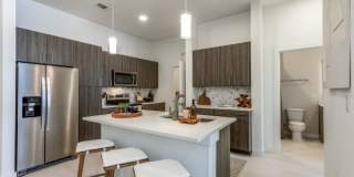 2901 NE Inner Loop Gallery 4