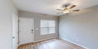 3 Bedroom 2.5 Bathroom Duplex! Gallery 3