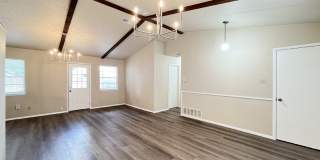 8211 Creekline Dr Gallery 7