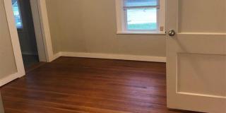 600 N Broadway Street Gallery 12