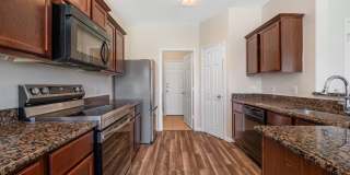 Attractive 4 Bedroom, 2.5 Bath, 2-Story Home in Manor! Gallery 13