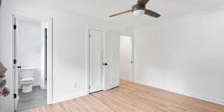 806 Washington Avenue Gallery 20