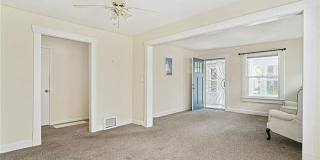 Spacious 3 Bed, 2 Bath Home with 1-Car Garage Near Downtown Kansas City Gallery 7
