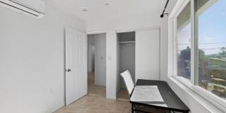 Charming 4BR Duplex in San Diego Gallery 10