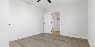 1339 E Division Street Gallery 18
