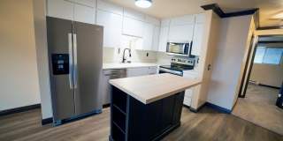 Quiet Top Floor 1 Bedroom Condo in Gated Tukwila Community Gallery 1