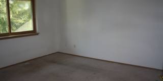 Spacious Split Entry Gallery 4
