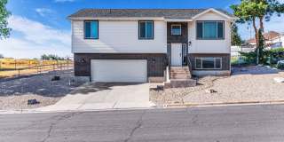 Beautiful 2020 Layton Home with High Ceilings & Modern Finishes Gallery 1
