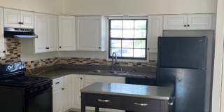 442 SHARON DR Gallery 5