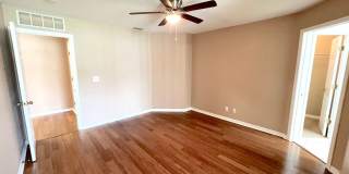 Spacious 4 Bed 3 Bath Home w FULLY FENCED YARD for Rent! Gallery 29