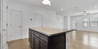 2 Bed / 2.5 Bath Home Available in Dignowity Hill Historic District Gallery 13