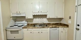 2 bedroom 1 bath unit for rent in Pensacola! Gallery 6