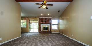 3BR/2BA Home Near Fort Hood with Fireplace and Large Backyard Gallery 6
