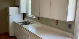 STUDENTS WELCOME! 4 Bed 2 Bath Home in West Ft Collins w/ Garage and Fenced Yard Gallery 12