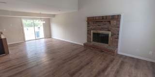 Spacious Southside Duplex Gallery 4