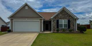 Lovely 3 Bed 2 Bath Fayetteville Home with Fenced Yard Gallery 1