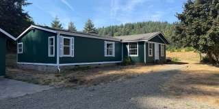 3 Bedroom 2 Bath with Garage and acreage. Gallery 1