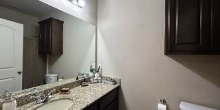 Spacious 2 Bed/2.5 Bath Condo in Gateway Villas! Gallery 9