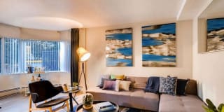 Park Plaza Gallery 9