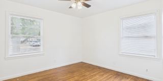 Spacious 4 bedroom rental ~ 4308 S Jackson Gallery 15