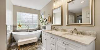 Stunning 4 bed, 4 bath on Corner Lot! Available Mid-August! Gallery 22