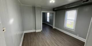 2 bedroom house with garage! Gallery 7