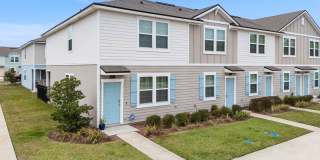 3-bedroom, 2.5-bathroom end unit townhouse mins from Downtown ST Augustine Gallery 1