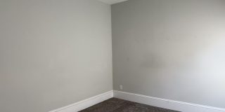 1918 REDELL Street Gallery 27