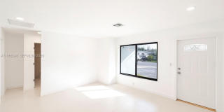 4671 SW 43rd Ter Gallery 1