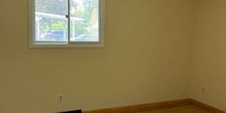 3 Bedrooms One Floor Ranch House with 2 car attached garage in Lyndhurst Gallery 16