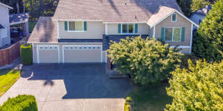 Lovely 5 Bedroom Property at the End of the Cul De Sac! Gallery 1
