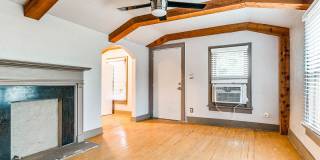 Unique with a Artsy Flare    2 Bed/1.5 Bath in Edgemere Park $995/month! Gallery 10